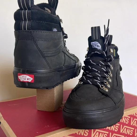 Vans WMNS Sk8-Hi Dr Mte-2
Black
VN0009QMBLA
Boots Sneakers - Picture 9 of 16